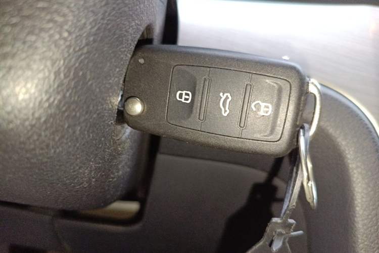 Used Volkswagen Lavida 2013 1.4TSI Manual Comfort Edition Vehicle Key