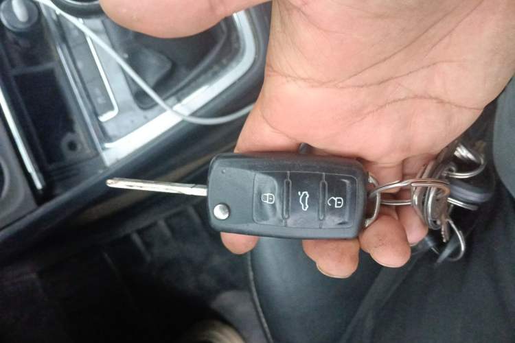 Used Volkswagen Lavida 2013 Restyled Classic 1.6L Manual Comfort Edition Vehicle Key
