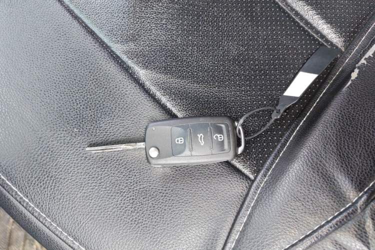 Used Volkswagen Lavida 2013 Revised Classic 1.6L Automatic Fashion Edition Vehicle Key