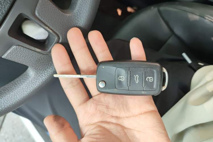 Used Volkswagen Lavida 2013 Classic 1.6L Manual Fashion Edition Vehicle Key