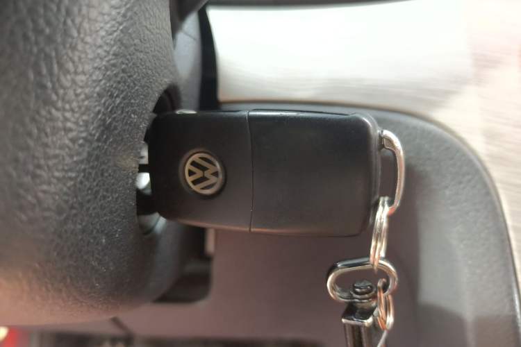 Used Volkswagen Lavida 2013 Restyled Classic 1.6L Manual Comfort Edition Vehicle Key