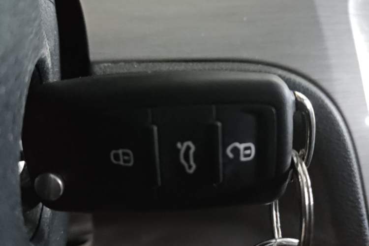 Used Volkswagen Lavida 2013 Restyled Classic 1.6L Automatic Comfort Edition Vehicle Key