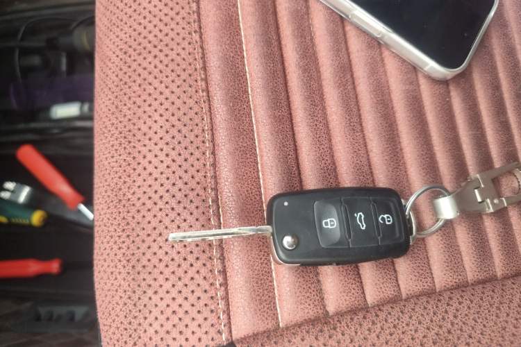 Used Volkswagen Lavida 2013 Revised Classic 1.6L Automatic Fashion Edition Vehicle Key