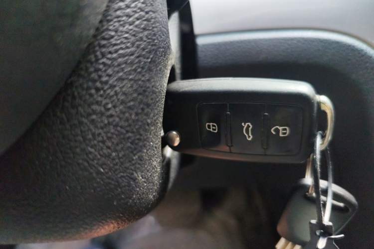 Used Volkswagen Lavida 2013 Revised Classic 1.6L Automatic Fashion Edition Vehicle Key