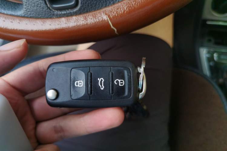 Used Volkswagen Lavida 2013 1.6L Automatic Comfort Edition Vehicle Key