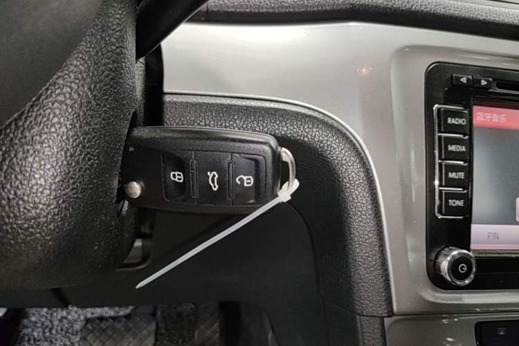 Used Volkswagen Lavida 2013 Revised Classic 1.6L Automatic Fashion Edition Vehicle Key