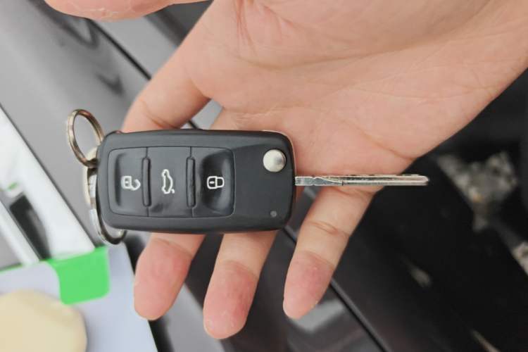 Used Volkswagen Lavida 2013 Restyled Classic 1.6L Manual Comfort Edition Vehicle Key