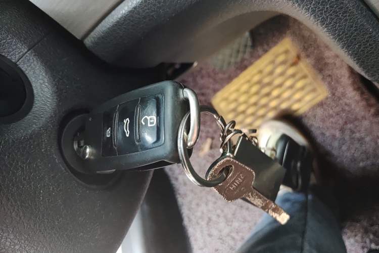 Used Volkswagen Lavida 2013 1.6L Automatic Comfort Edition Vehicle Key