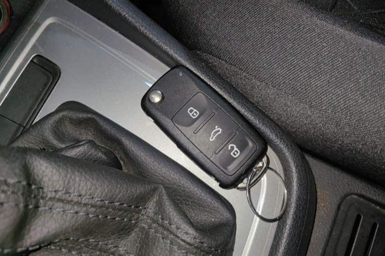 Used Volkswagen Lavida 2013 Revised Classic 1.6L Automatic Fashion Edition Vehicle Key