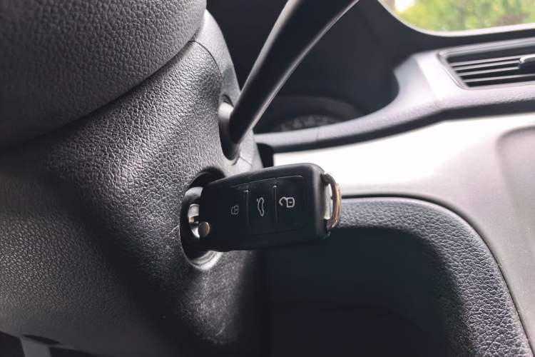 Used Volkswagen Lavida 2013 Revised Classic 1.6L Automatic Fashion Edition Vehicle Key