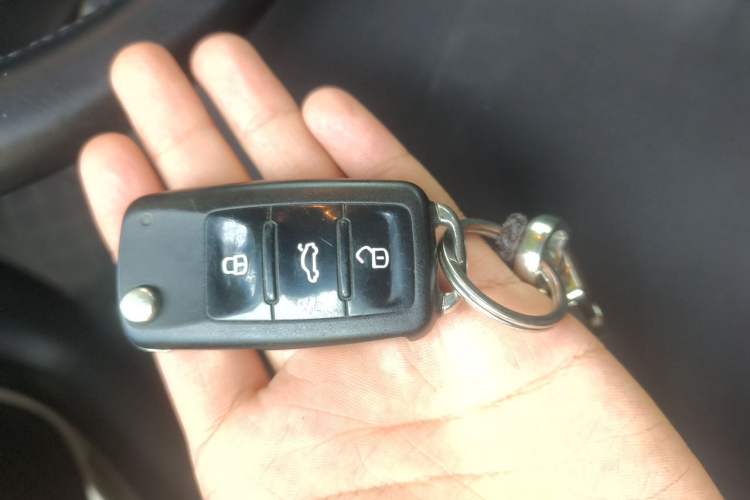 Used Volkswagen Lavida 2013 1.6L Automatic Comfort Edition Vehicle Key