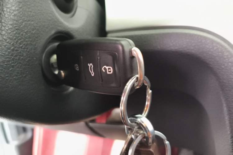 Used Volkswagen Lavida 2013 Revised Classic 1.6L Automatic Fashion Edition Vehicle Key