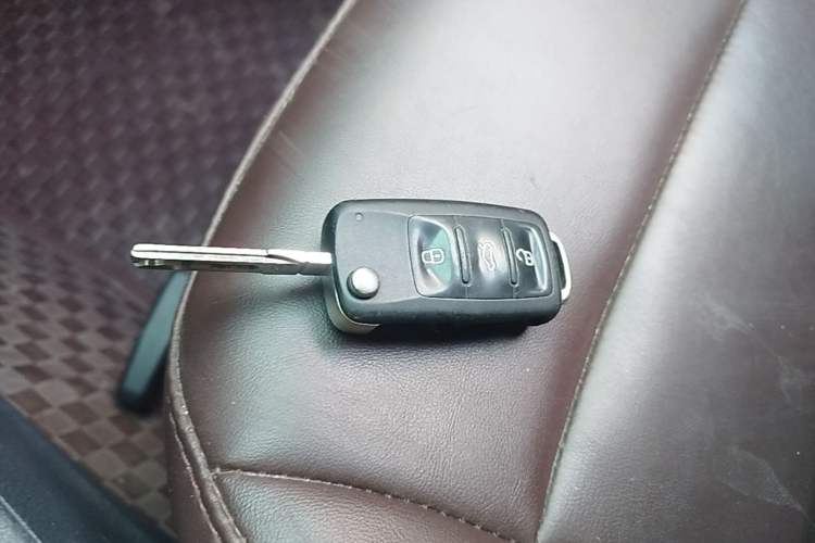 Used Volkswagen Lavida 2013 Revised Classic 1.6L Automatic Fashion Edition Vehicle Key