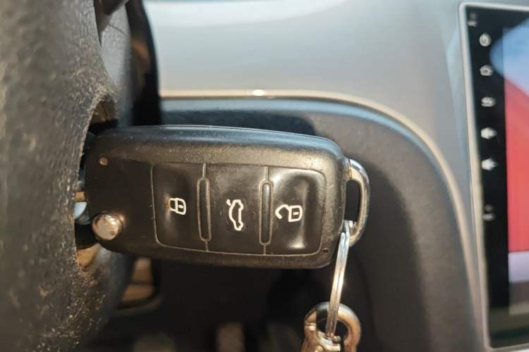 Used Volkswagen Lavida 2013 Revised Classic 1.6L Manual Fashion Edition Vehicle Key