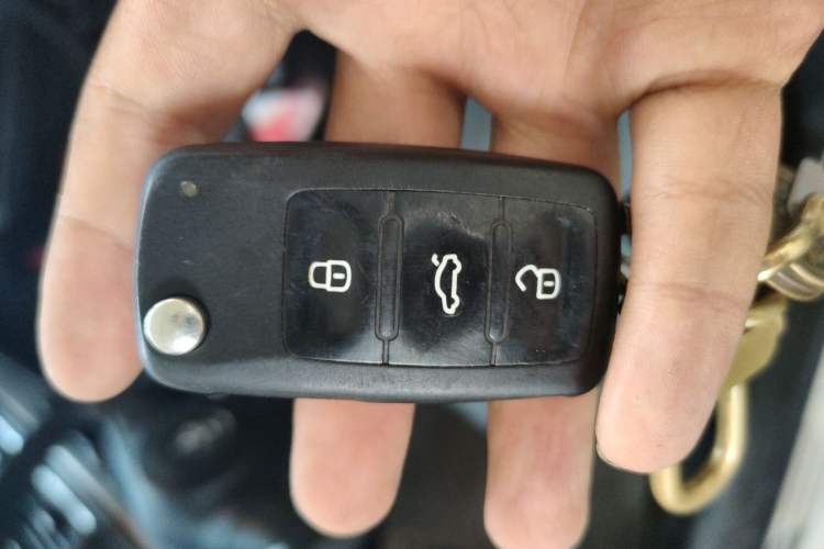 Used Volkswagen Lavida 2013 1.6L Automatic Comfort Edition Vehicle Key