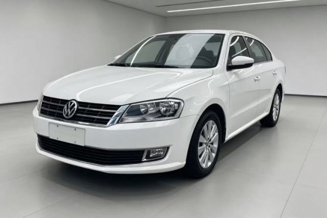 Używany Volkswagen Lavida 2013 Restyled Classic 1.6L Manual Comfort Edition