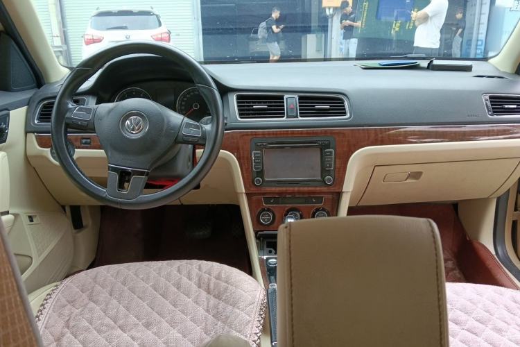 Used Volkswagen Lavida 2013 1.4TSI DSG Luxury Edition Center Console