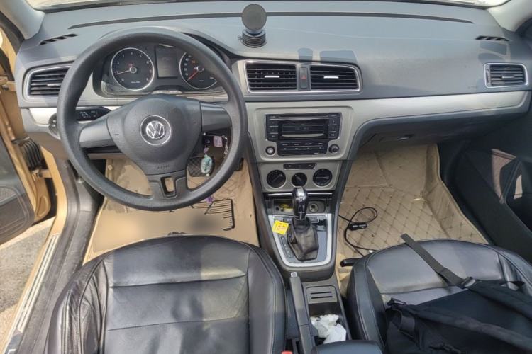 Used Volkswagen Lavida 2013 1.4TSI DSG Comfort Edition Center Console