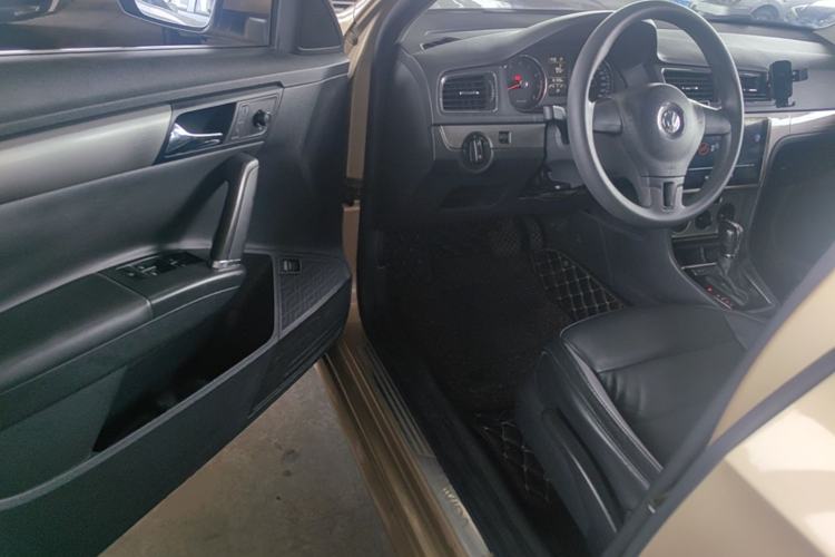 Used Volkswagen Lavida 2013 Revised Version 1.4 TSI DSG Comfort Edition Driver Seat