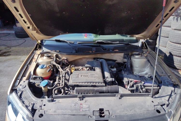 Used Volkswagen Lavida 2013 1.4TSI Manual Comfort Edition Engine Bay