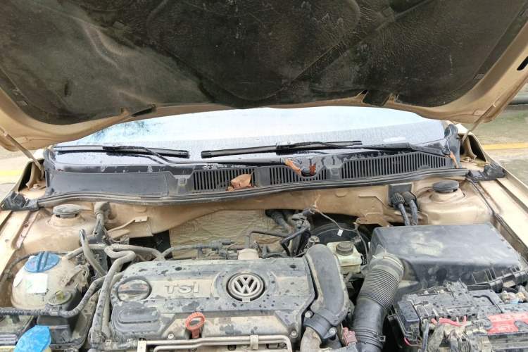 Used Volkswagen Lavida 2013 1.4TSI DSG Luxury Edition Engine Bay