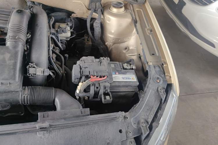 Used Volkswagen Lavida 2013 Revised Version 1.4 TSI DSG Comfort Edition Engine Bay Left