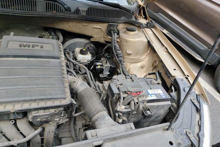 Used Volkswagen Lavida 2013 Restyled Classic 1.6L Automatic Comfort Edition Engine Bay Left