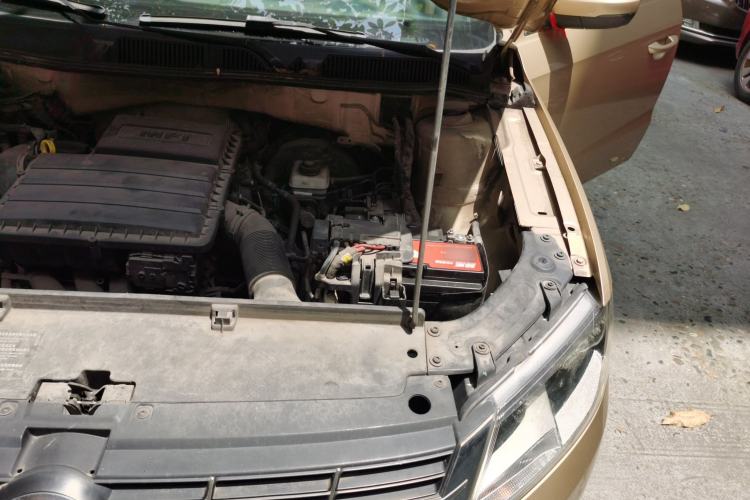 Used Volkswagen Lavida 2013 Restyled Classic 1.6L Manual Comfort Edition Engine Bay Left