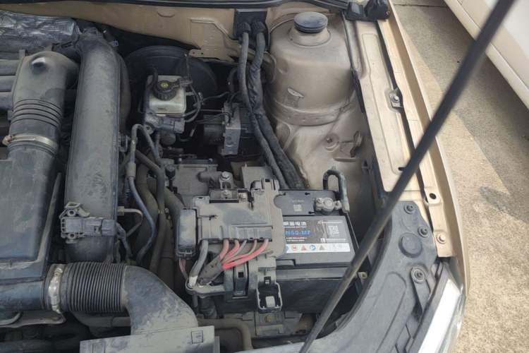 Used Volkswagen Lavida 2013 1.4TSI DSG Comfort Edition Engine Bay Left