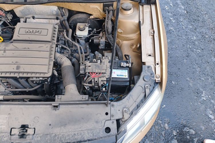 Used Volkswagen Lavida 2013 Revised Classic 1.6L Automatic Fashion Edition Engine Bay Left