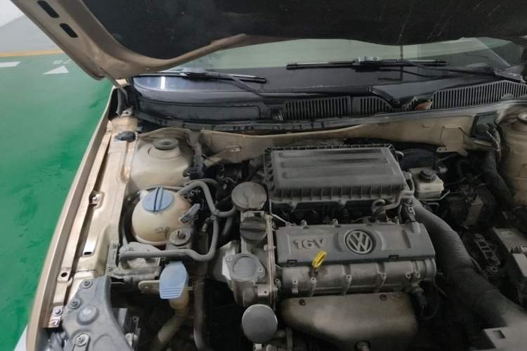 Used Volkswagen Lavida 2013 Revised Classic 1.6L Automatic Fashion Edition Engine Bay Right