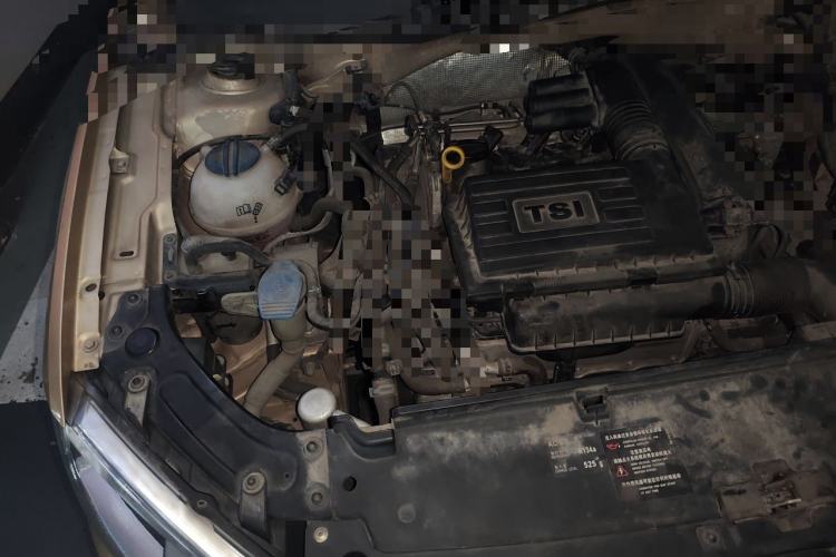 Used Volkswagen Lavida 2013 Revised Version 1.4 TSI DSG Comfort Edition Engine Bay Right