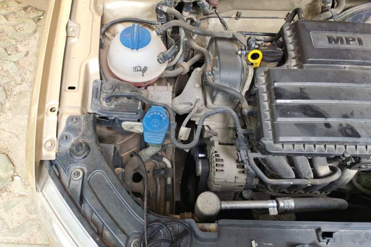 Used Volkswagen Lavida 2013 Revised Classic 1.6L Automatic Fashion Edition Engine Bay Right
