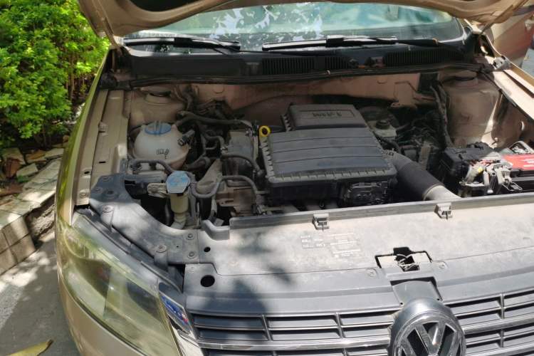 Used Volkswagen Lavida 2013 Restyled Classic 1.6L Manual Comfort Edition Engine Bay Right