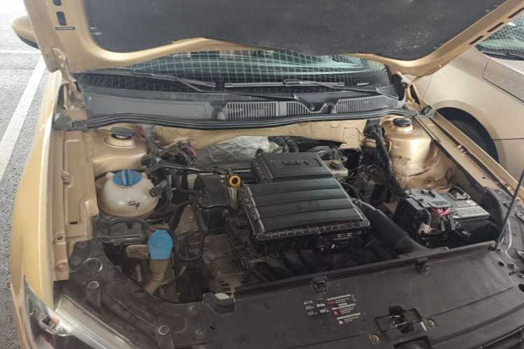 Used Volkswagen Lavida 2013 Restyled Classic 1.6L Automatic Comfort Edition Engine Bay