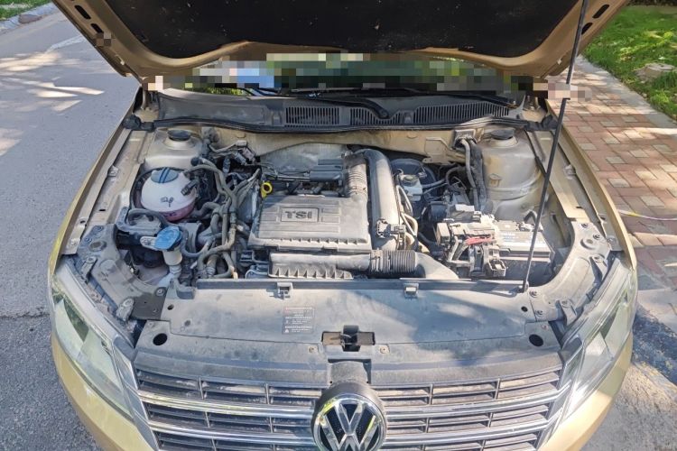 Used Volkswagen Lavida 2013 Revised Version 1.4 TSI Manual Comfort Edition Engine Bay