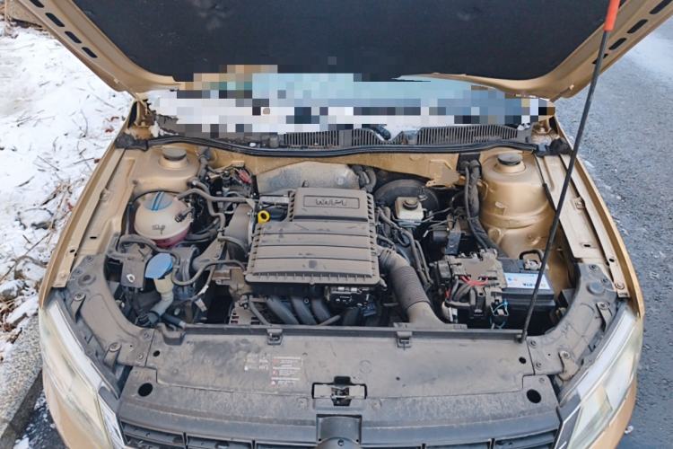 Used Volkswagen Lavida 2013 Revised Classic 1.6L Automatic Fashion Edition Engine Bay