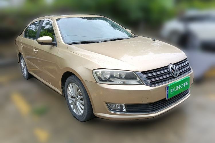 Used Volkswagen Lavida 2013 1.4TSI DSG Luxury Edition Front Right 45 Deg