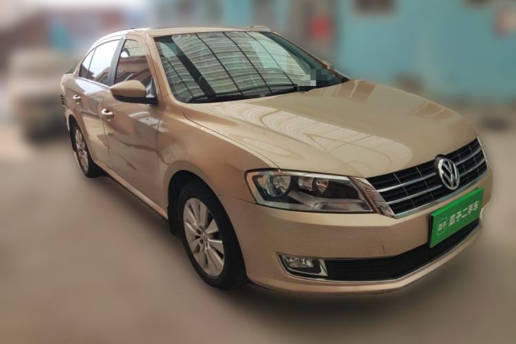 Used Volkswagen Lavida 2013 1.6L Manual Fashion Edition Front Right 45 Deg