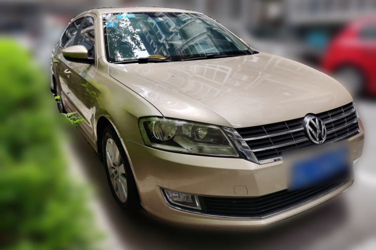 Used Volkswagen Lavida 2013 Restyled Classic 1.6L Manual Comfort Edition Front Right 45 Deg