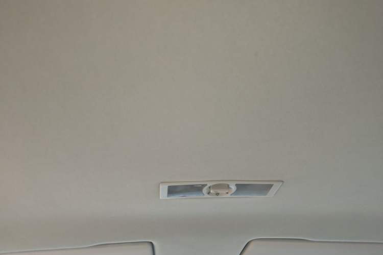 Used Volkswagen Lavida 2013 Revised Classic 1.6L Automatic Fashion Edition Headliner