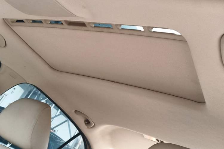 Used Volkswagen Lavida 2013 Restyled Classic 1.6L Automatic Comfort Edition Headliner