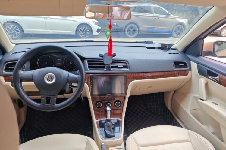 Used Volkswagen Lavida 2013 Classic 1.6L Automatic Fashion Edition Headliner