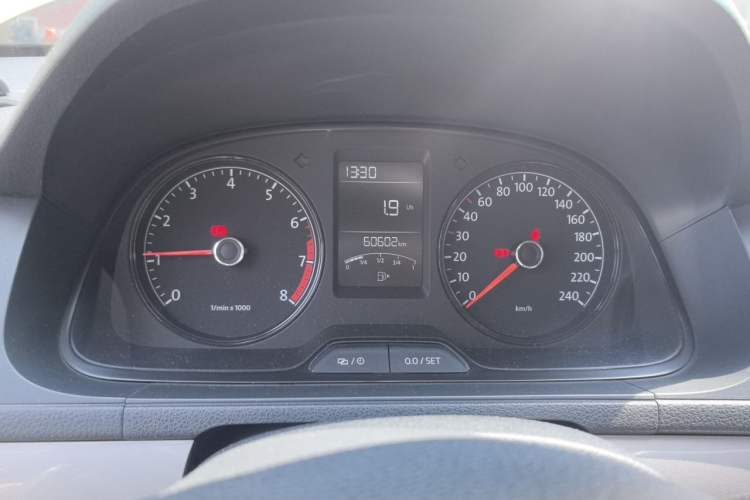 Used Volkswagen Lavida 2013 Revised Classic 1.6L Manual Fashion Edition Instrument Cluster