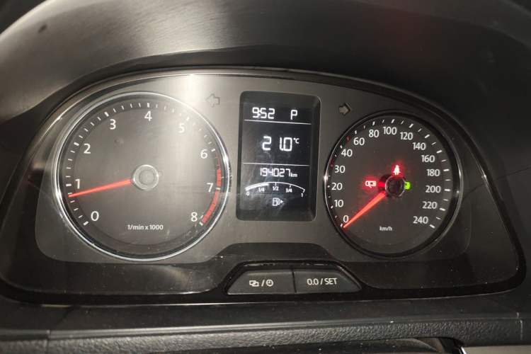 Used Volkswagen Lavida 2013 Revised Version 1.4 TSI DSG Comfort Edition Instrument Cluster