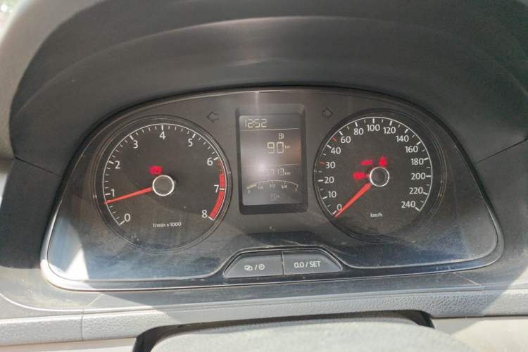 Used Volkswagen Lavida 2013 Revised Classic 1.6L Manual Fashion Edition Instrument Cluster