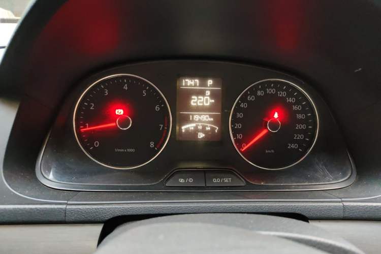 Used Volkswagen Lavida 2013 Restyled Classic 1.6L Automatic Comfort Edition Instrument Cluster