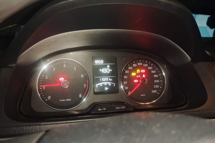 Used Volkswagen Lavida 2013 Restyled Classic 1.6L Manual Comfort Edition Instrument Cluster