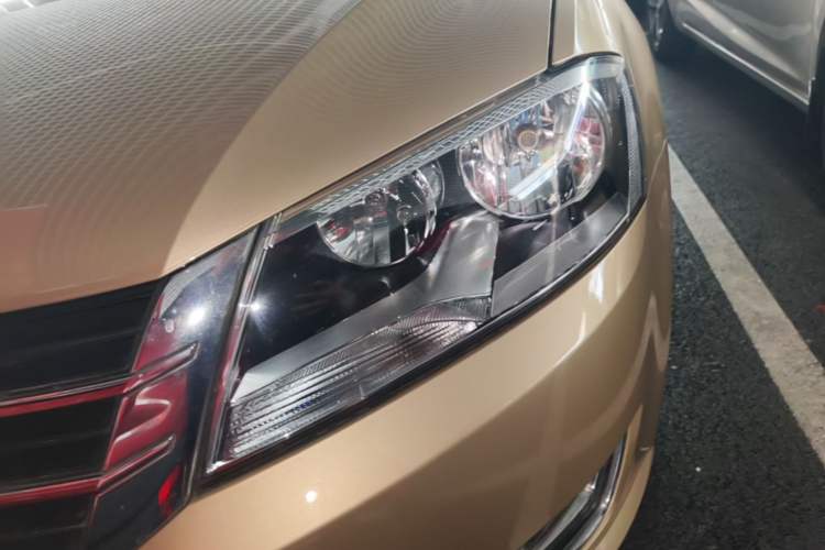 Used Volkswagen Lavida 2013 Restyled Classic 1.6L Automatic Comfort Edition Left Front Headlight
