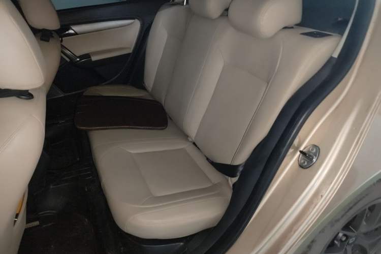 Used Volkswagen Lavida 2013 Revised Classic 1.6L Automatic Fashion Edition Left Rear Seat